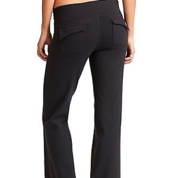 flare yoga pants with pockets